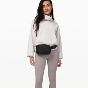 Lululemon full flourish pullover in light chrome